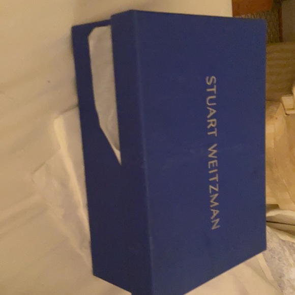 Two- tone pumps, new in box with dust bag - Picture 7 of 7